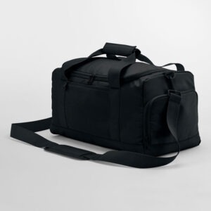 Training-Holdall-bag-med-logo-Black